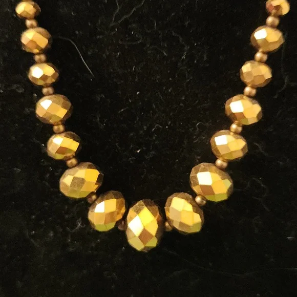 5/$12 jewelry Dainty Sparkly Gold Beaded Necklace - Picture 2 of 2